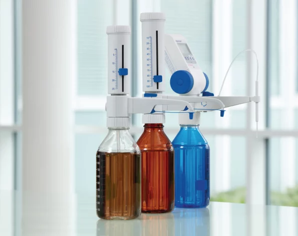 Eppendorf_Liquid-Handling_Bottle-top-dispenser-Varispenser-2x-Top-Buret-2-2_product