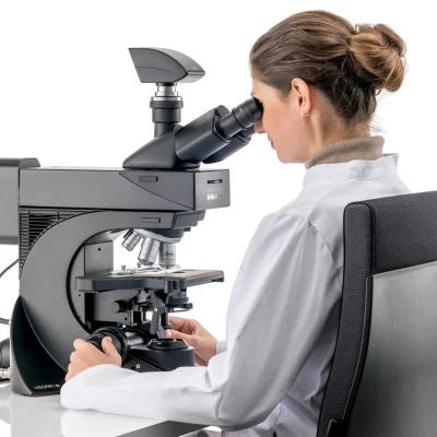 csm_Comfortable-position-LeicaVisoria_B-Lab-Microscope_ac352185f8